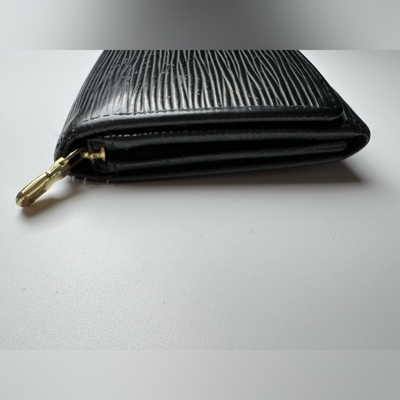 LOUIS VUITTON Bifold Wallet - Picture 7 of 11